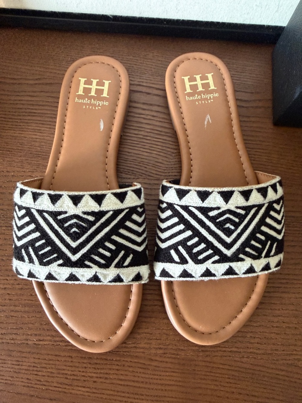 Haute Hippie Black & White Geometric Slide Sandals - Picture 2 of 5